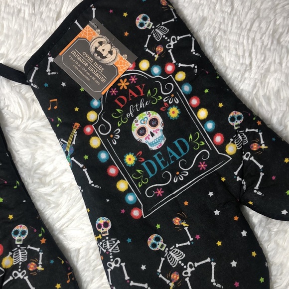 ππ Halloween 2 Kitchen Oven Mitts π Day of the Dead π Black π NWT ππ - Picture 3 of 4